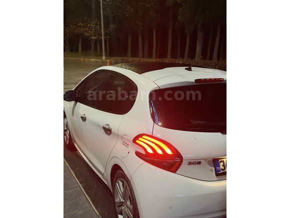 Sahibinden Peugeot 208 1.5 BlueHDi Signature 2020 Model 