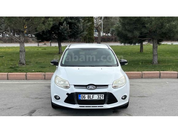 BEŞLER AUTO DAN 2012 MODEL FORD FOCUS TREND X  HATASIZ BOYASIZ