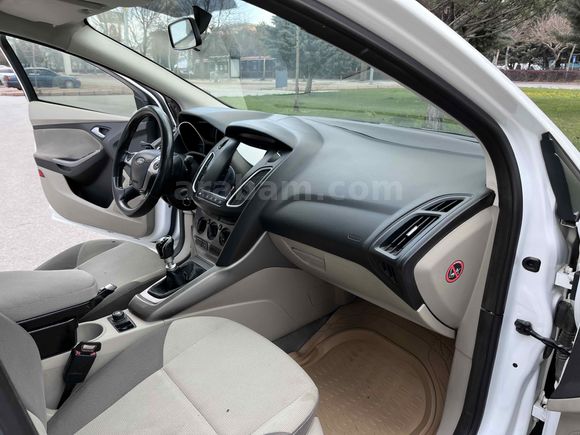 BEŞLER AUTO DAN 2012 MODEL FORD FOCUS TREND X  HATASIZ BOYASIZ