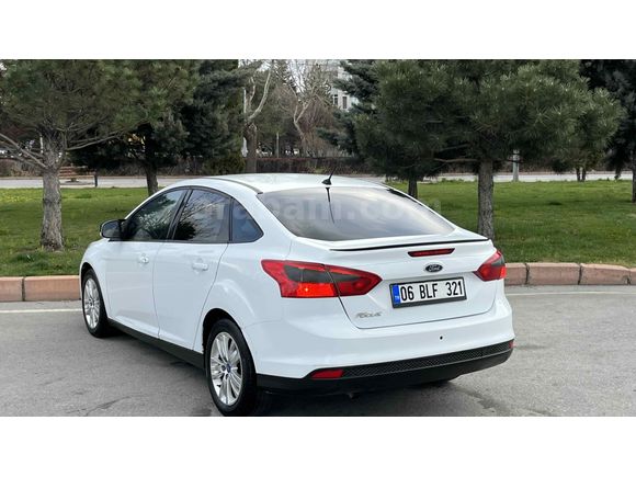 BEŞLER AUTO DAN 2012 MODEL FORD FOCUS TREND X  HATASIZ BOYASIZ
