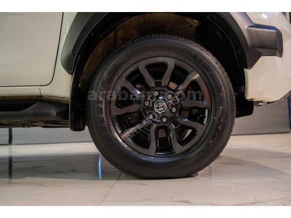 HATASIZ SERVİS BAKIMLI HİLUX INVİNCİBLE 42BİN KM %20 FATURALI