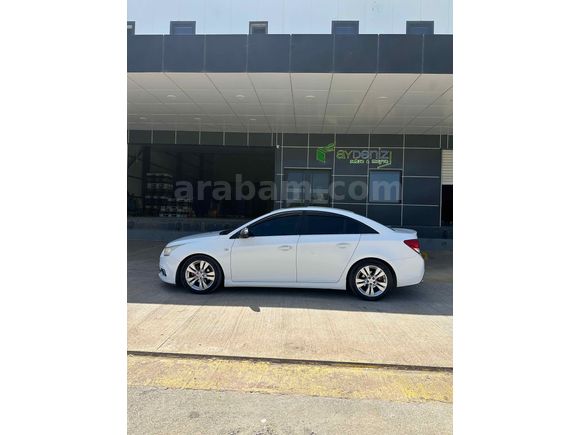 Sahibinden Chevrolet Cruze 1.6 Sport Plus 2013 Model  277.000 km Beyaz