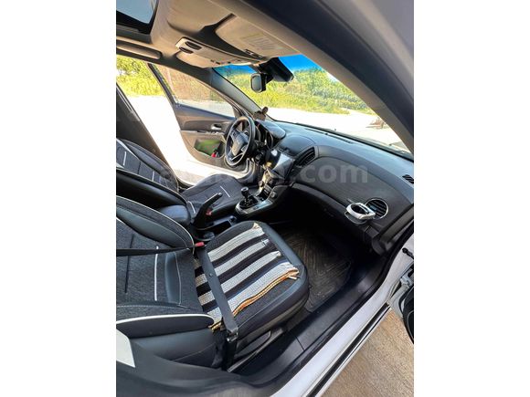 Sahibinden Chevrolet Cruze 1.6 Sport Plus 2013 Model  277.000 km Beyaz