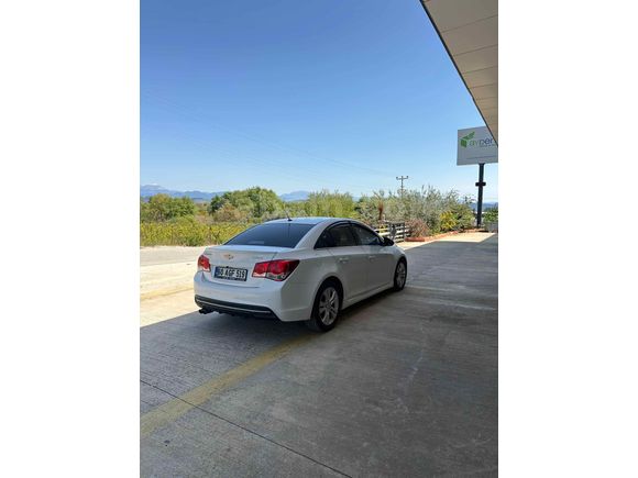 Sahibinden Chevrolet Cruze 1.6 Sport Plus 2013 Model  277.000 km Beyaz