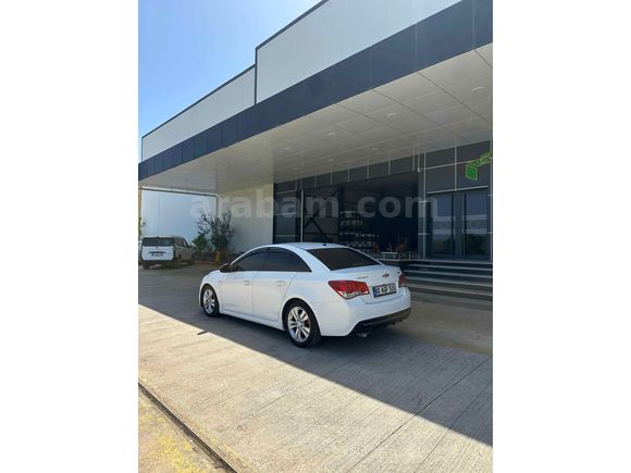 Sahibinden Chevrolet Cruze 1.6 Sport Plus 2013 Model  277.000 km Beyaz