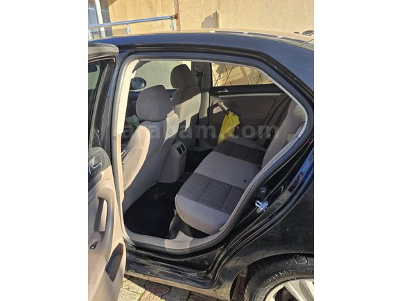 Sahibinden Volkswagen Jetta 1.6 Primeline 2010 Model  250.000 km Siyah