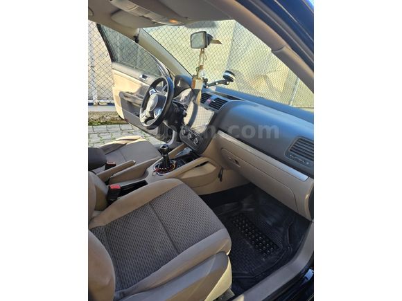 Sahibinden Volkswagen Jetta 1.6 Primeline 2010 Model  250.000 km Siyah