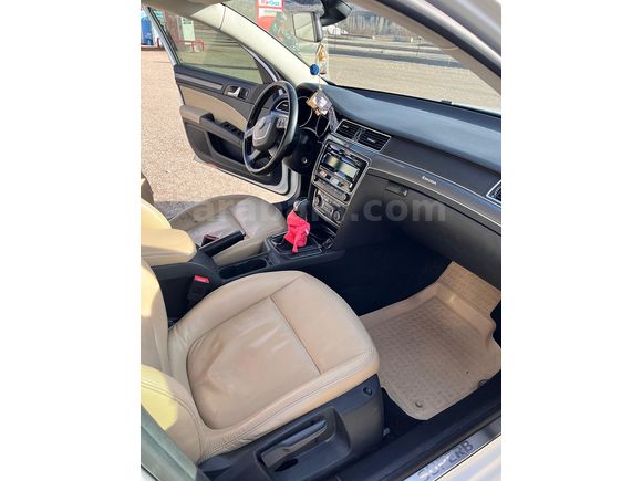Sahibinden Skoda SuperB 1.6 TDI Comfort 2012 Model Hatasız Boyasız Değişensiz