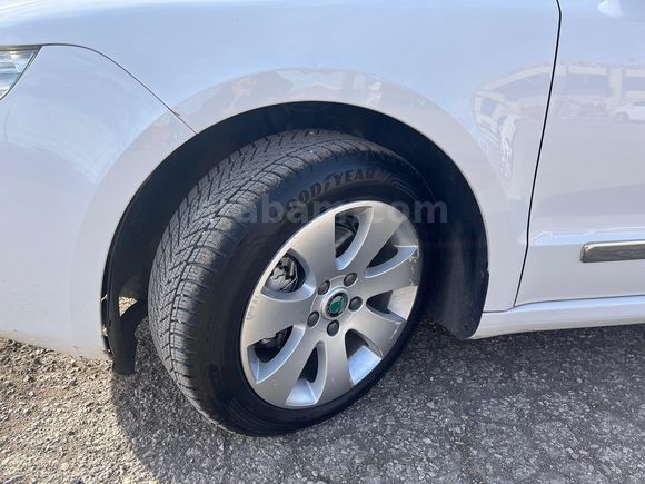Sahibinden Skoda SuperB 1.6 TDI Comfort 2012 Model Hatasız Boyasız Değişensiz