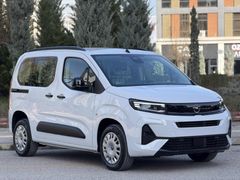 2026 MODEL SIFIR KM OPEL COMBO ESSENTİAL ORTA KONSOL %20 FATURA