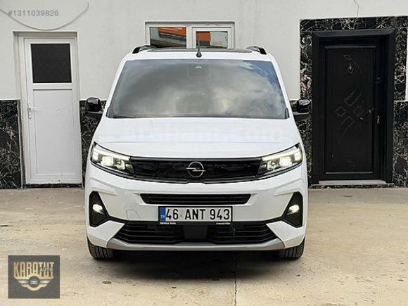 KARATUT AUTO'DAN 2024 COMBO HATASIZ 1.5 DİZEL OTOMATİK CAM TAVAN