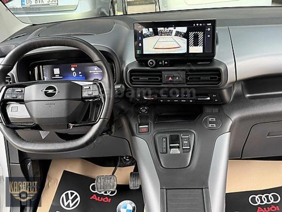 KARATUT AUTO'DAN 2024 COMBO HATASIZ 1.5 DİZEL OTOMATİK CAM TAVAN