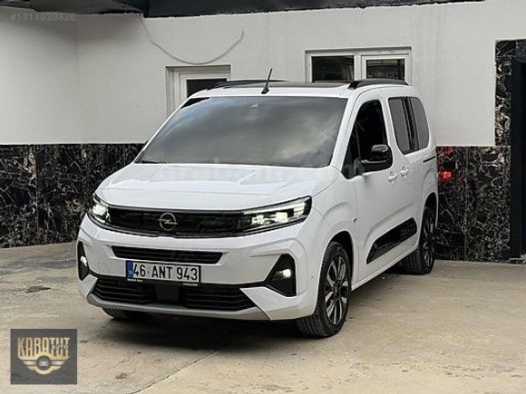 KARATUT AUTO'DAN 2024 COMBO HATASIZ 1.5 DİZEL OTOMATİK CAM TAVAN
