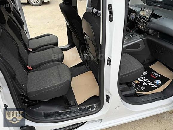 KARATUT AUTO'DAN 2024 COMBO HATASIZ 1.5 DİZEL OTOMATİK CAM TAVAN