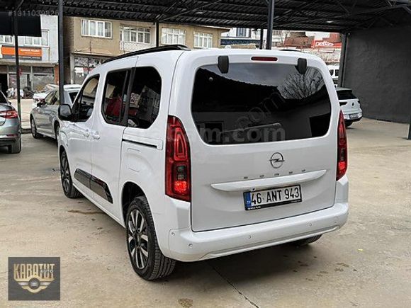 KARATUT AUTO'DAN 2024 COMBO HATASIZ 1.5 DİZEL OTOMATİK CAM TAVAN