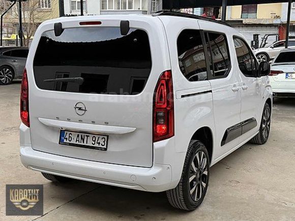 KARATUT AUTO'DAN 2024 COMBO HATASIZ 1.5 DİZEL OTOMATİK CAM TAVAN