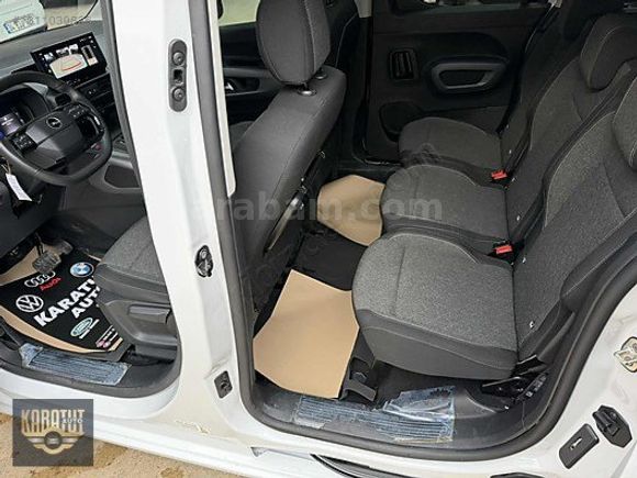 KARATUT AUTO'DAN 2024 COMBO HATASIZ 1.5 DİZEL OTOMATİK CAM TAVAN