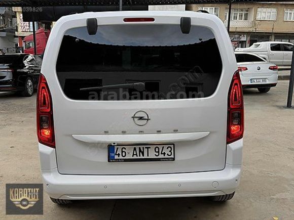KARATUT AUTO'DAN 2024 COMBO HATASIZ 1.5 DİZEL OTOMATİK CAM TAVAN