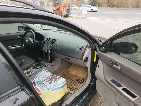 Acil Volvo V50