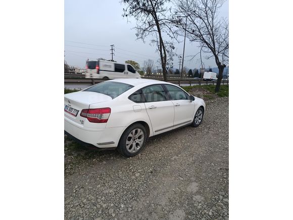 Sahibinden Citroen C5 1.6 e-HDi Confort 2012 Model  198.000 km Beyaz