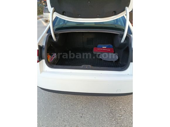 Sahibinden Citroen C5 1.6 e-HDi Confort 2012 Model  198.000 km Beyaz