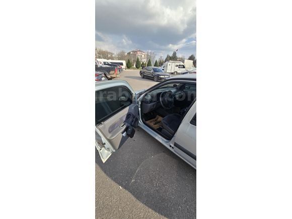 Renault Clio 1.4 RTA 215.000 Km