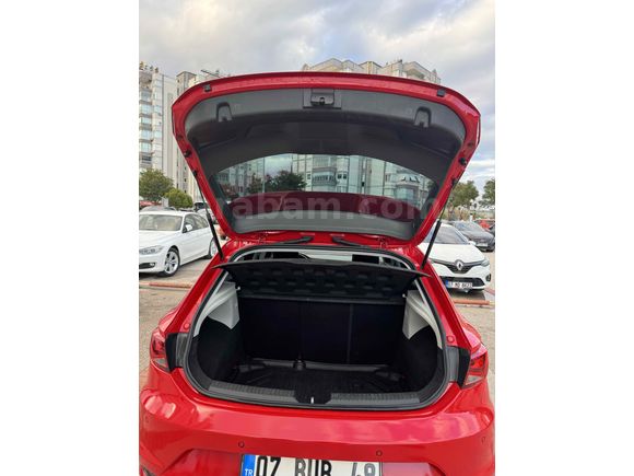 İlk sahibinden sunrooflu 16 çıkışlı Led paket leon  
