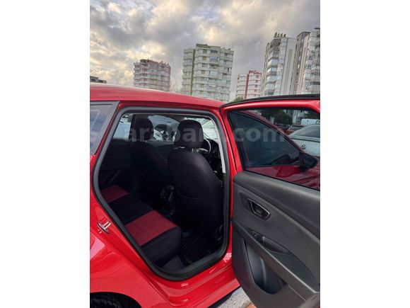 İlk sahibinden sunrooflu 16 çıkışlı Led paket leon  