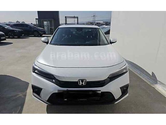 İlk Sahibinden hatasız boyasız tramersiz Honda Civic 1.5 i-VTEC Eco Elegance 2022 çıkışlı  Beyaz