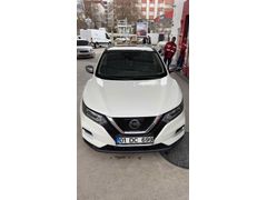 Sahibinden Nissan Qashqai 1.6 dCi Design Pack 2017 Model  150.000 km Beyaz
