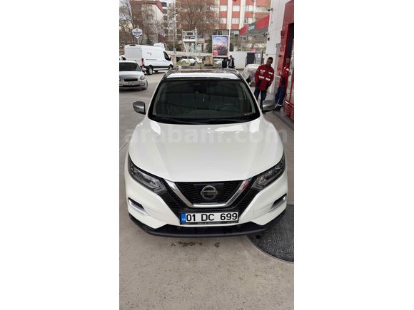 Sahibinden Nissan Qashqai 1.6 dCi Design Pack 2017 Model  150.000 km Beyaz