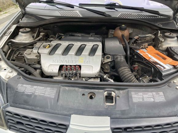 Orjinal FRANSIZ
Sahibinden Renault Clio 1.4 Privilege 2002 Model  