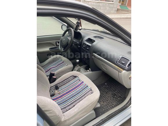Orjinal FRANSIZ
Sahibinden Renault Clio 1.4 Privilege 2002 Model  