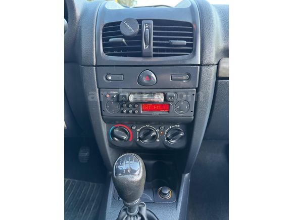 Sahibinden Renault Clio 1.2 Authentique 2004 Model  196.600 km Gri (Gümüş)