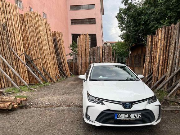 Sahibinden Toyota Corolla 1.8 Hybrid Dream 2020 Model  230.000 km Beyaz