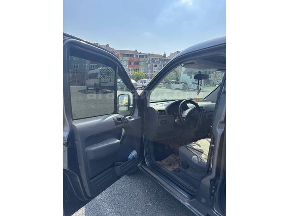 Sahibinden çift sürgülü temiz aile aracı  