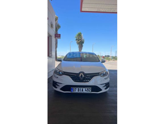Sahibinden Renault Megane 1.3 TCe Joy Comfort 2023 Model 