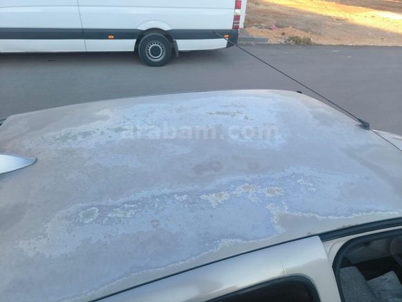 Sahibinden yakıt cimrisi Renault Clio 1.4 Authentique 2002 Model