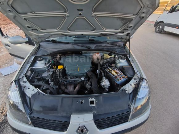 Sahibinden yakıt cimrisi Renault Clio 1.4 Authentique 2002 Model