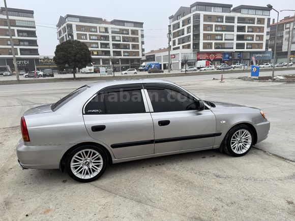 Sahibinden Hyundai Accent 1.5 CRDi Admire  (Gümüş)