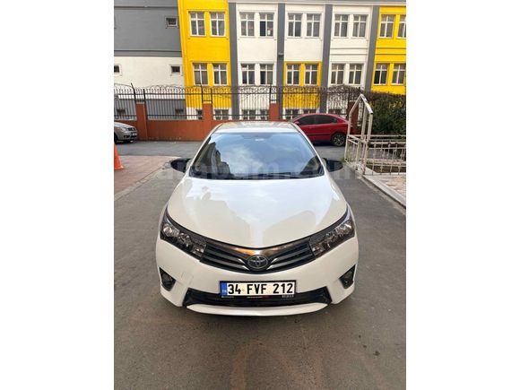 Sahibinden Toyota Corolla 1.33 Life 2014 Model  130.000 km Beyaz