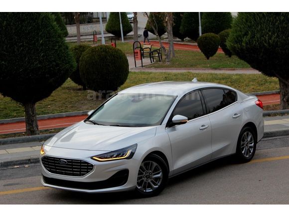 Sahibinden Ford Focus 1.5 EcoBlue Titanium Stil 2024 Model  64.000 km Gri (titanyum)