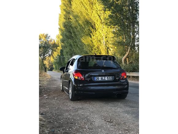 Sahibinden Peugeot 207 1.4 HDi Active 2011 Model