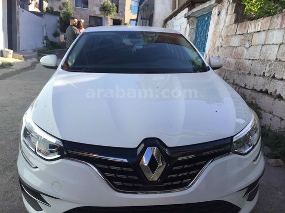 Sahibinden Renault Megane 1.3 TCe Joy Comfort 2023 Model 