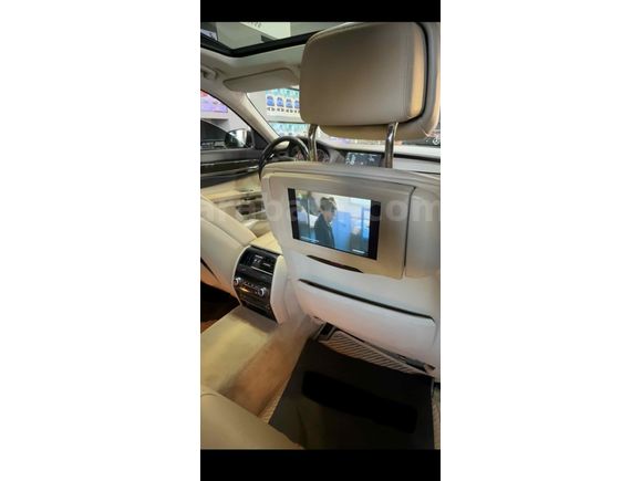 ..BMW 730d LONG EXLUSİVE..
..VAKUM/PERDE/TV/ 4 KOLTUK ISITMA..!