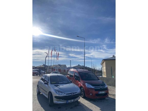 Sahibinden Peugeot 206 1.4 XT 2005 Model 