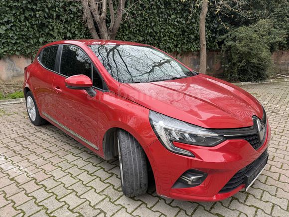 Otomatik ekstralı Clio 1.0 TCe Touch  Kapalı Garaj  Aracı - 2028 Nisana kadar muayeneli 