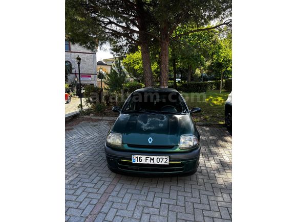 Sahibinden Renault Clio 1.4 RTA 2000 Model  222.800 km Yeşil (metalik)