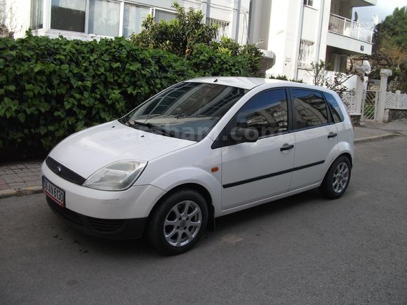 Ford Fiesta 1.4 Comfort OTOMATİK VİTES 2005 Model değişensiz orjinal İzmir