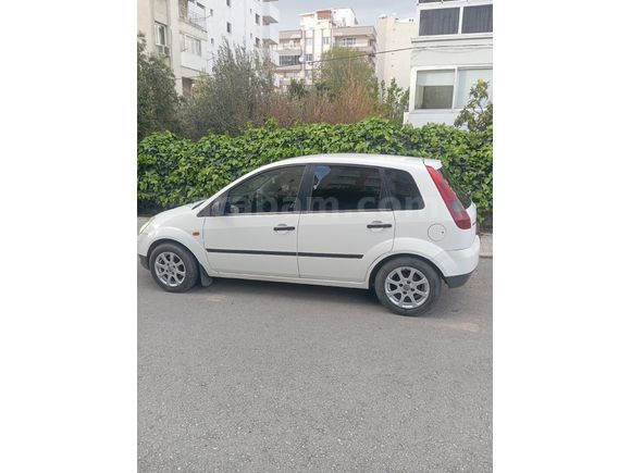 Ford Fiesta 1.4 Comfort OTOMATİK VİTES 2005 Model değişensiz orjinal İzmir